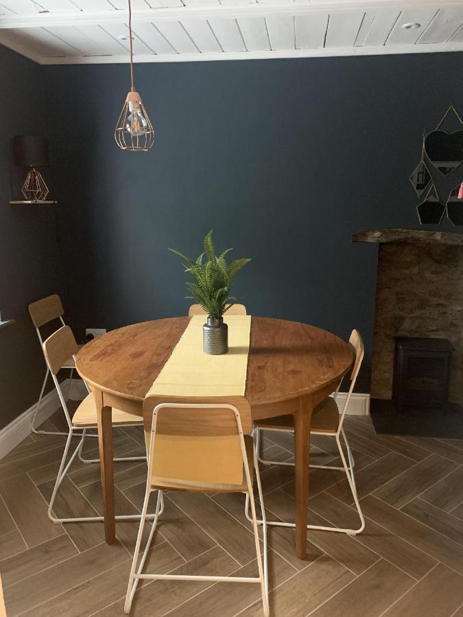 Min-Y-Fford Sleeps 6 Plus Pet Newport  Exterior photo